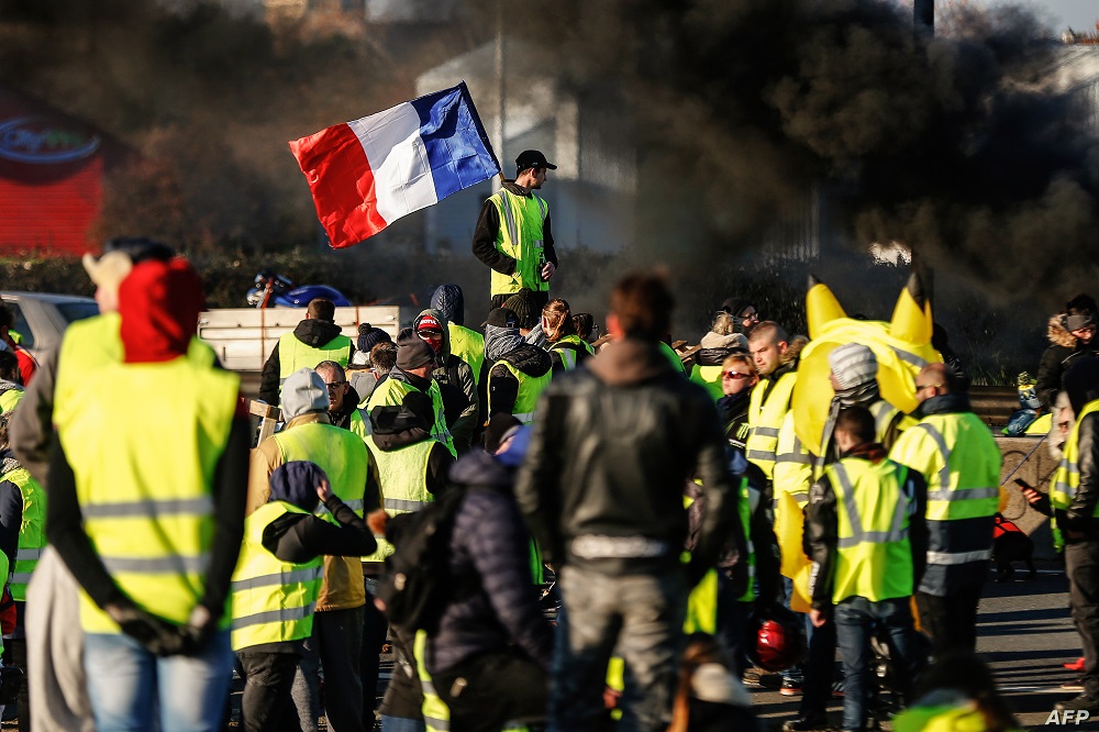 فرنسا/ احتجاجات جديدة لـ”السترات الصفراء” بعد ارتفاع الأسعار