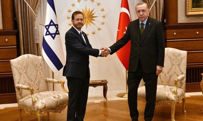 شاهد الفيديو/ أردوغان يرفع الآذان عند استقبال رئيس إسرائيل