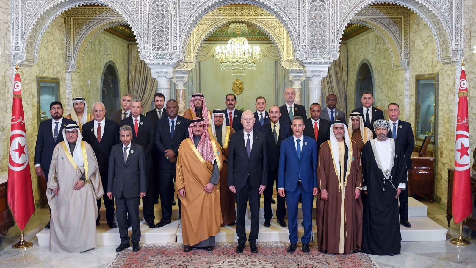 وزراء الداخلية العرب في قصر قرطاج (فيديو)