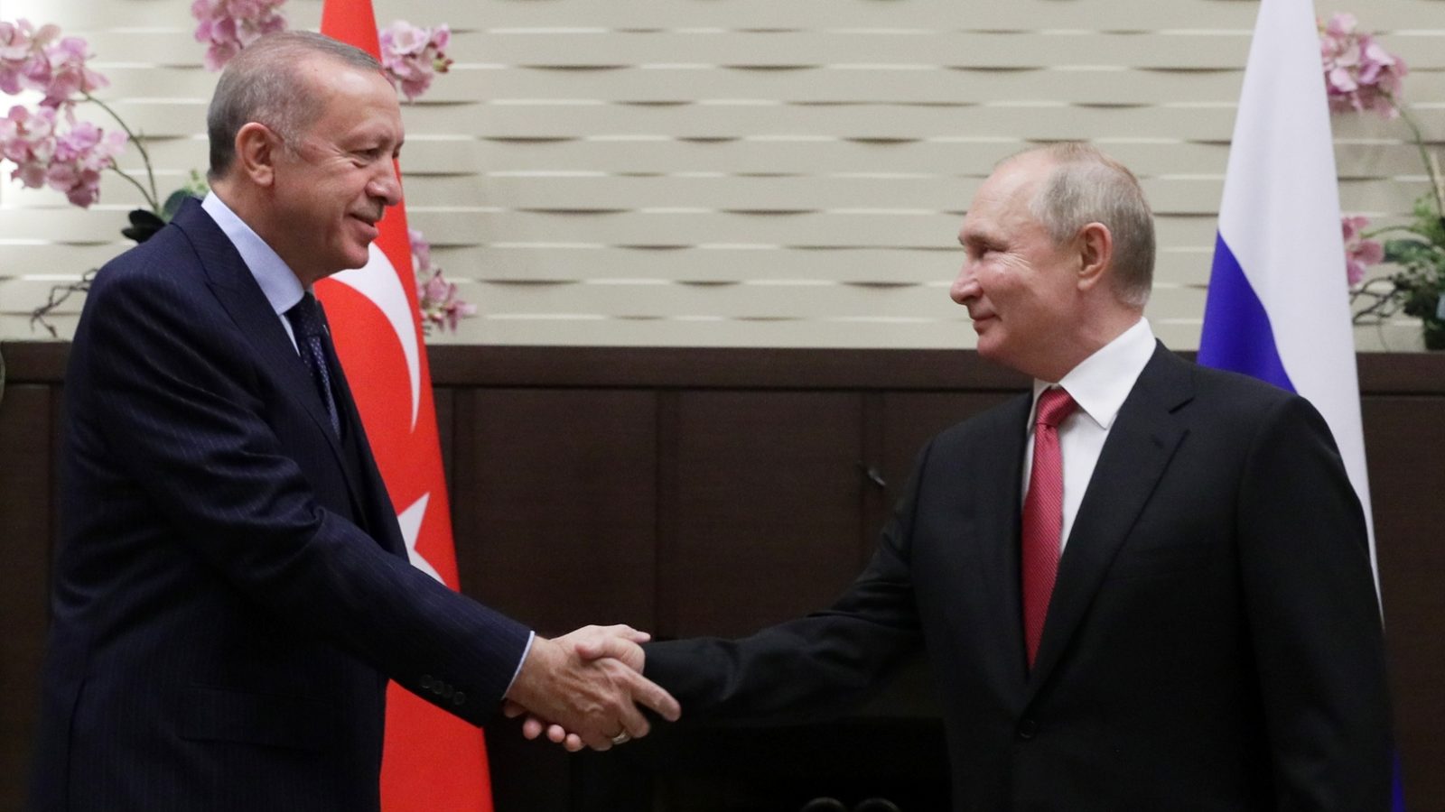  في اتصال مع بوتين/ أردوغان يدعو إلى وقف إطلاق النار في أوكرانيا بشكل عاجل