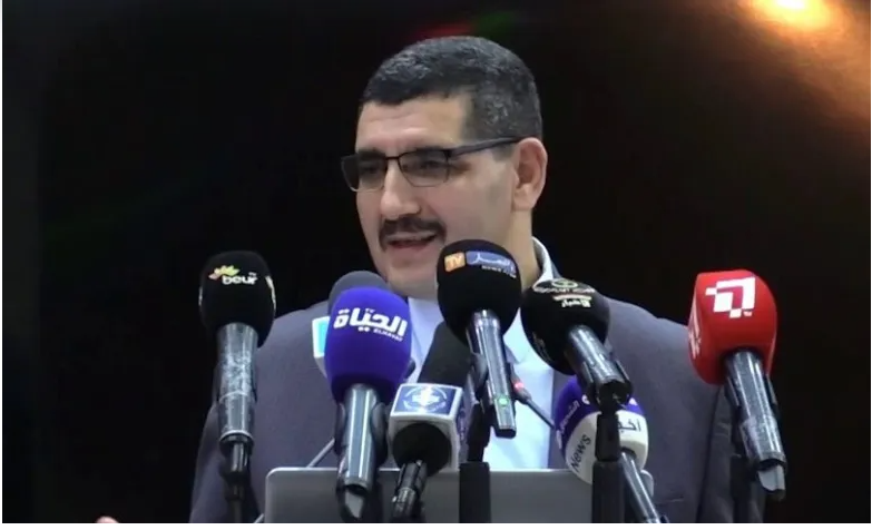 إقالة وزير النقل الجزائري لارتكابه “خطأ فادحا”