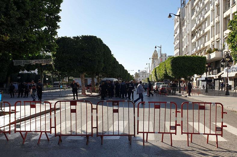 والي تونس يغلق شارع الحبيب بورقيبة أمام المسيرات والمظاهرات