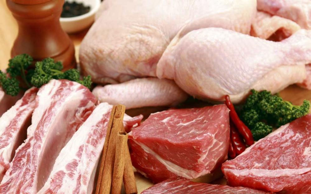 إضافة للقمح/ حرب أوكرانيا تشعل أسعار اللحوم والدواجن