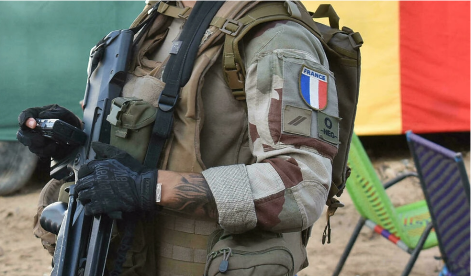 فرنسا تعلن مقتل قيادي في تنظيم “قاعدة المغرب الإسلامي”