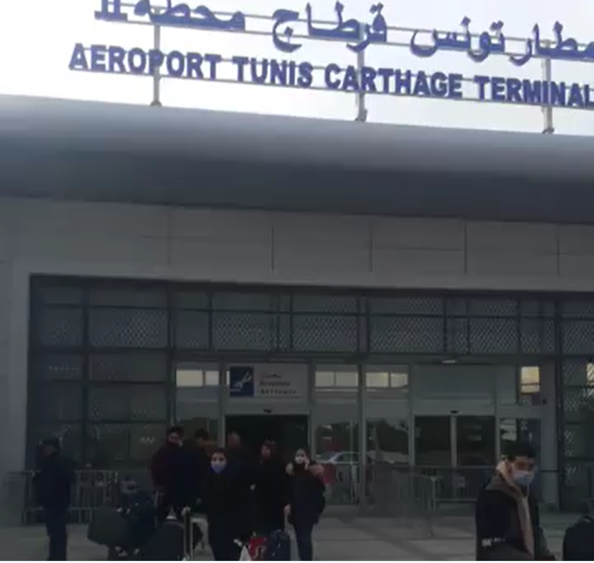 الحرب في أوكرانيا/ وصول أول دفعة من التونسيين إلى مطار قرطاج (فيديو)