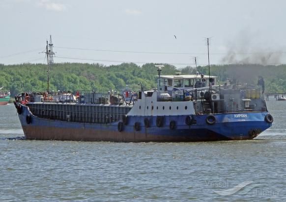 وزير النقل: السفينة الغارقة مؤمّنة ووثائقها قانونية