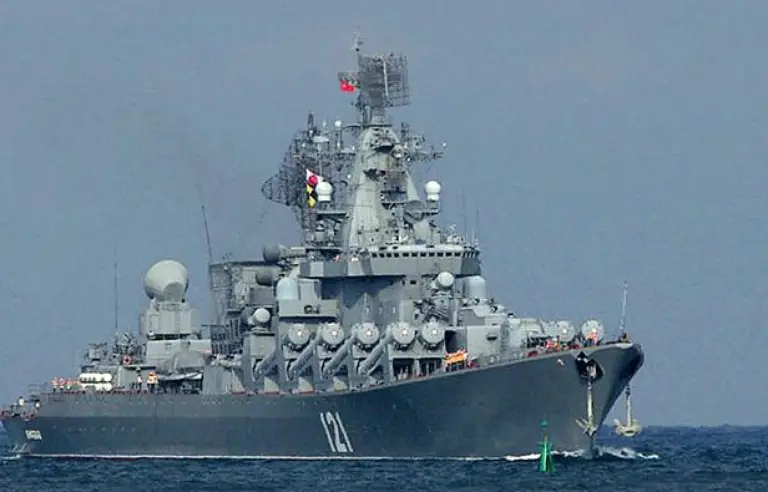 ما الذي حصل لـ “أخطر سفينة روسية” في البحر الأسود؟