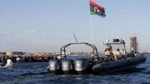 ليبيا تحتجز مركبي صيد و24 بحارا تونسيا