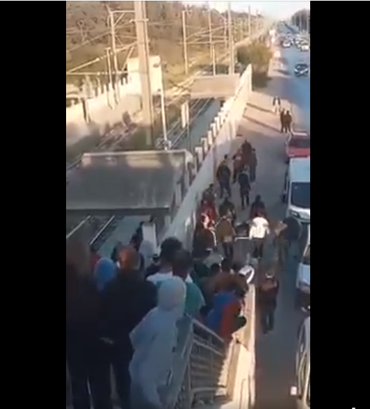 أثناء “براكاج” في بئر الباي/ وفاة فتاة الـ 18 عاما تحت عجلات القطار (فيديو)