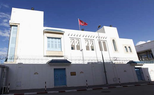 اندلاع اشتباكات مسلّحة/ قنصلية تونس في طرابلس تدعو التونسيين إلى الحذر