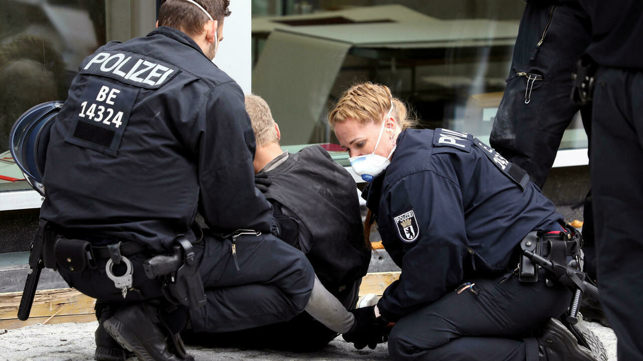 القبض على رجل طعن 5 أشخاص في ألمانيا