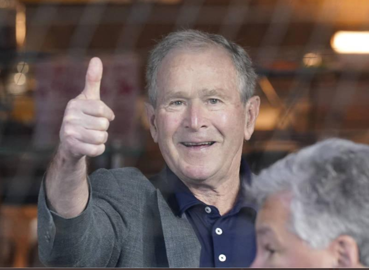 جورج بوش يصف غزو العراق بأنه ”خطأ وحشي غير مبرر” (فيديو)