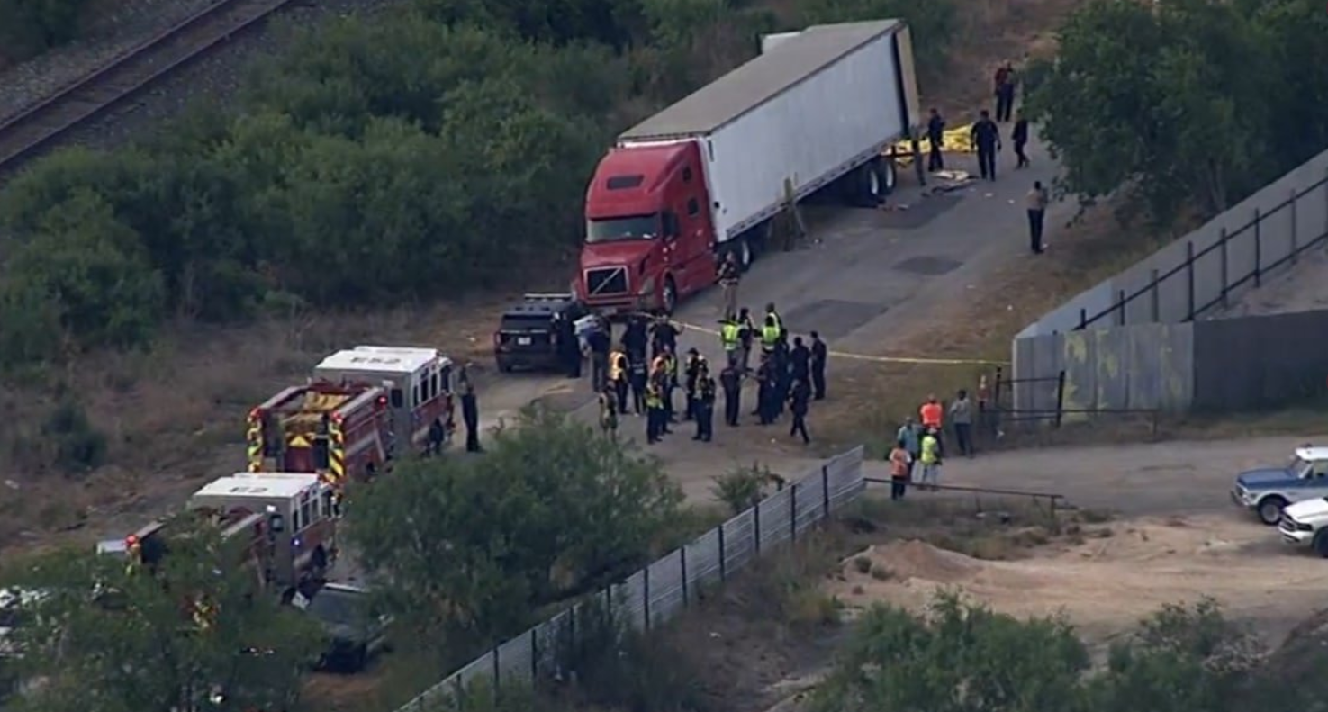 تكساس/ العثور على جثث 46 مهاجرا في شاحنة (فيديو)