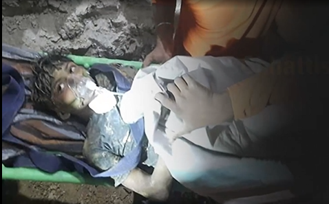 شاهد الفيديو/ إنقاذ طفل هندي سقط في بئر