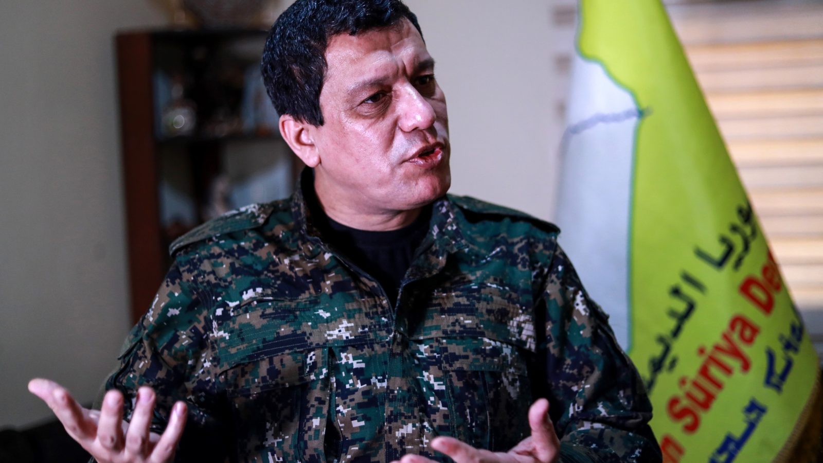 قائد “قسد” يهدد تركيا بحرب شاملة بمشاركة الجيش السوري