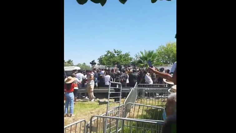 فيديو/ مساندون للغنوشي يتظاهرون أمام القطب القضائي لمكافحة الإرهاب