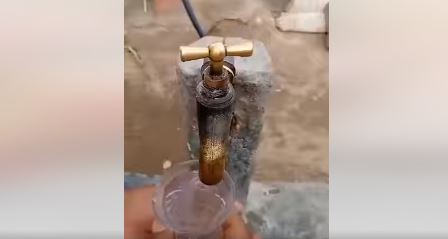 لا تشاهده إلا في تونس/ الحنفية تشرب الماء في أم العرائس (فيديو)