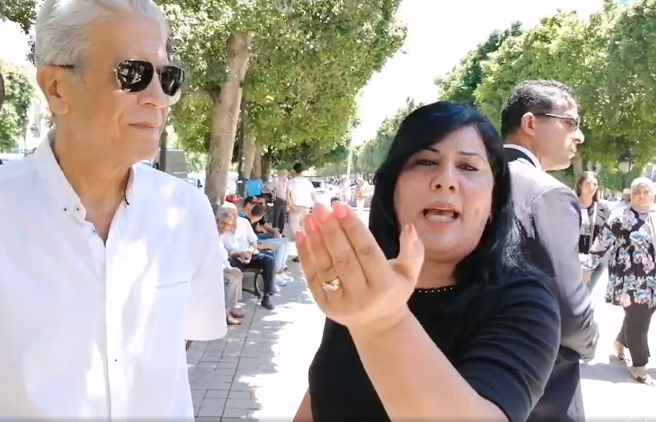 شاهد الفيديو/ عبير موسي تتحدى قيس سعيد في شارع بورقيبة