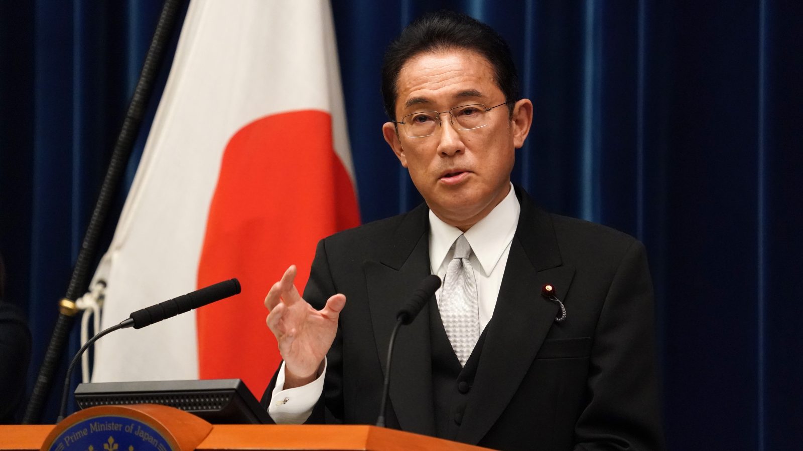 رئيس الوزراء الياباني يتعهّد بتكوين 35 ألف إطار طبي إفريقي لمجابهة الأوبئة
