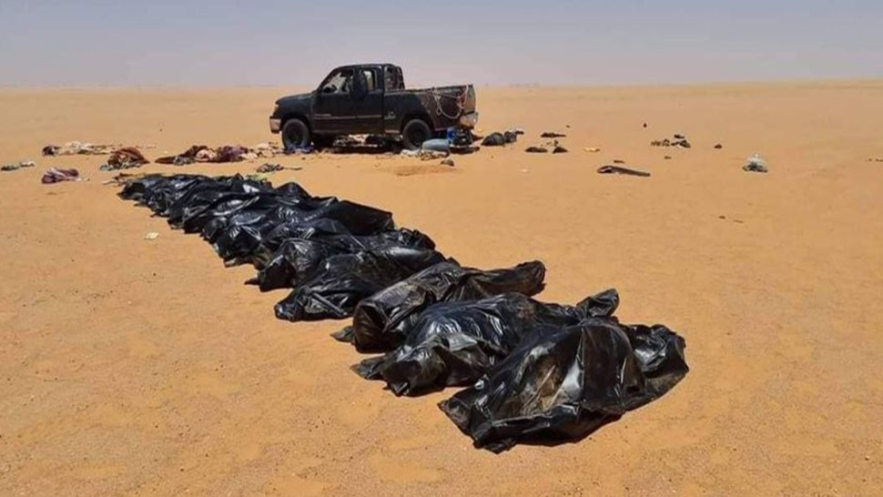 في عمق صحراء ليبيا/ العثور على جثث لمهاجرين ماتوا عطشا
