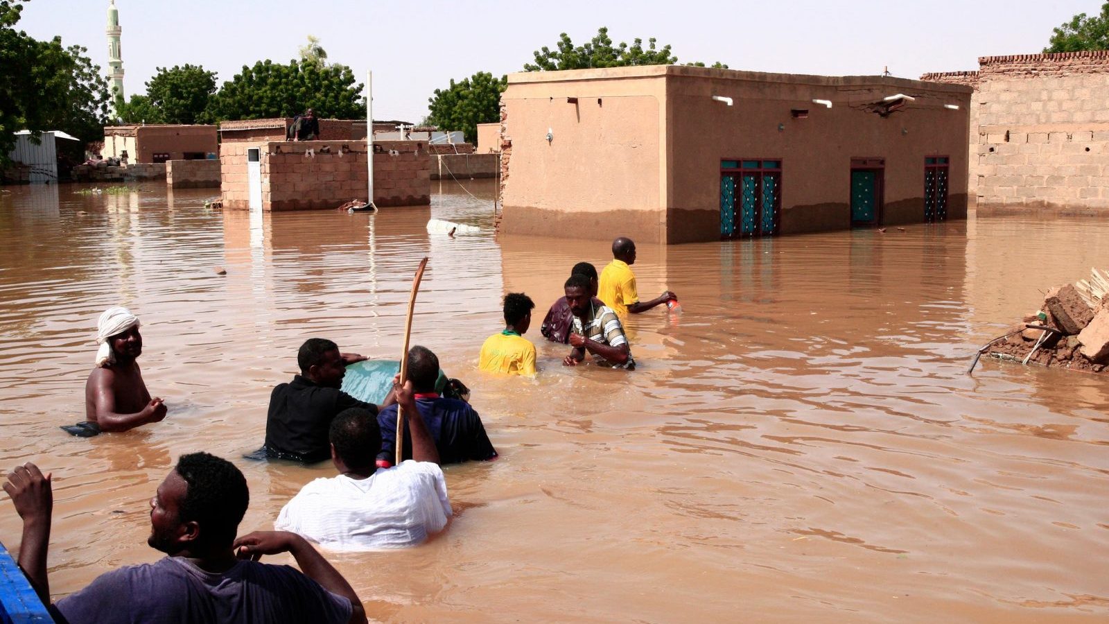 السودان/ أمطار غزيرة تودي بحياة العشرات وتدمر آلاف المنازل