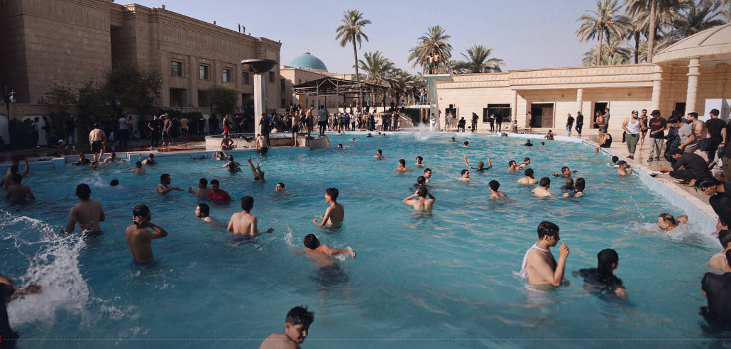 فوضى في بغداد/ اقتحام القصر الجمهوري  مقر الحكومة وإعلان حظر التجول (فيديو)