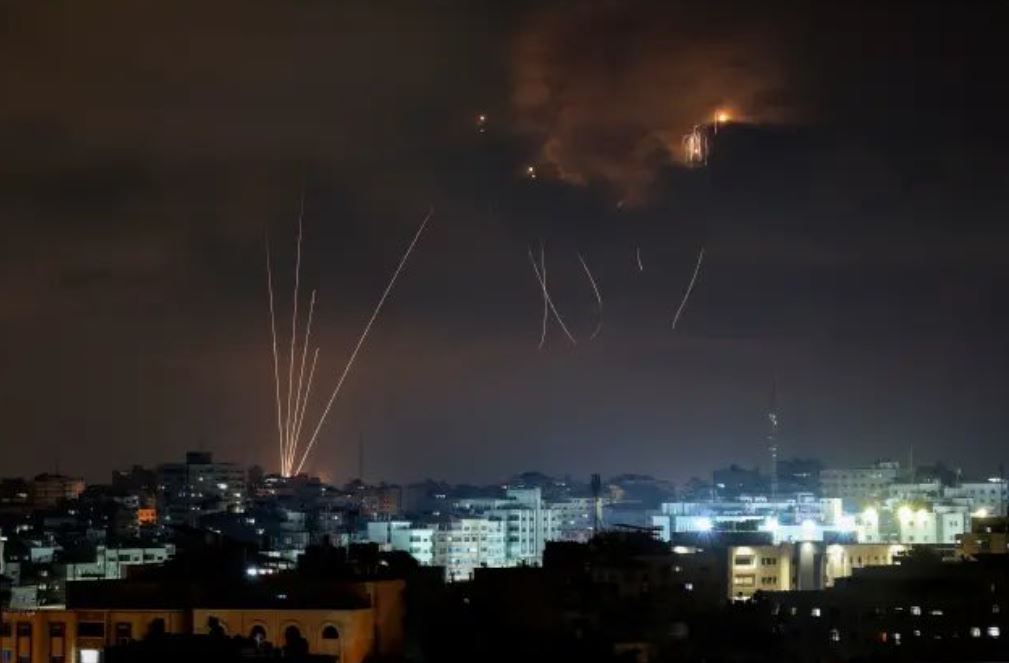 إصابة إسرائيلي عند سقوط صاروخ أطلق من غزة (فيديو)
