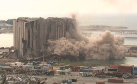 شاهد الفيديو/ ميناء بيروت تحت الغبار والأتربة