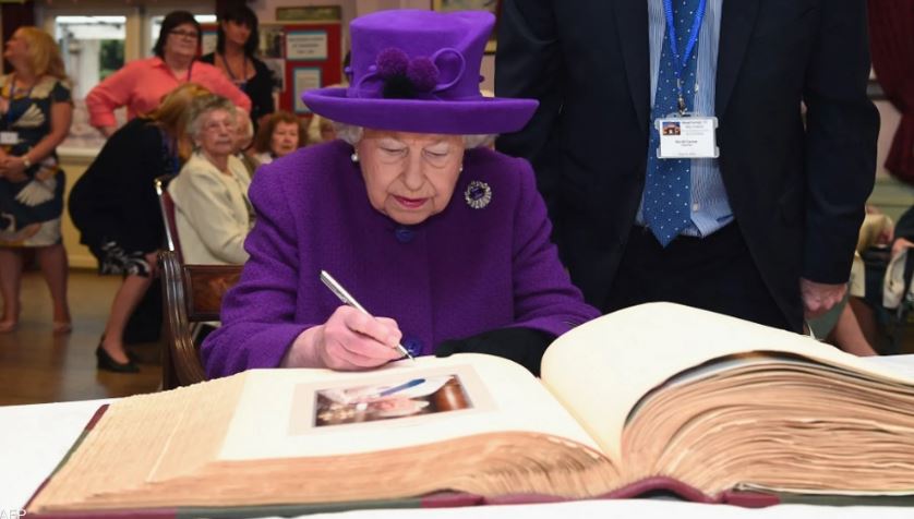 لن تقرأ إلا بعد 63 عاما/ رسالة سرية من الملكة إليزابيث