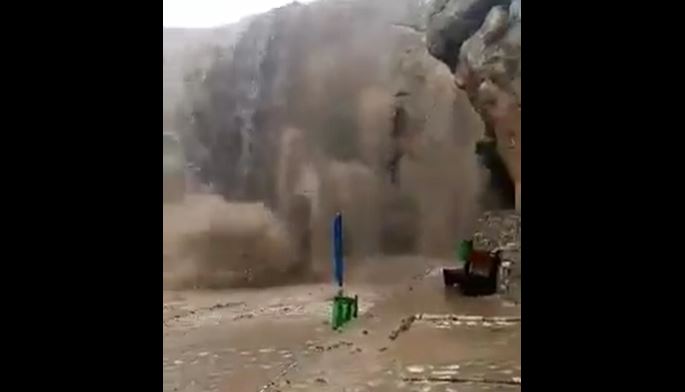 شاهد الفيديوهات/ أمطار طوفانية في كسرى من ولاية سليانة