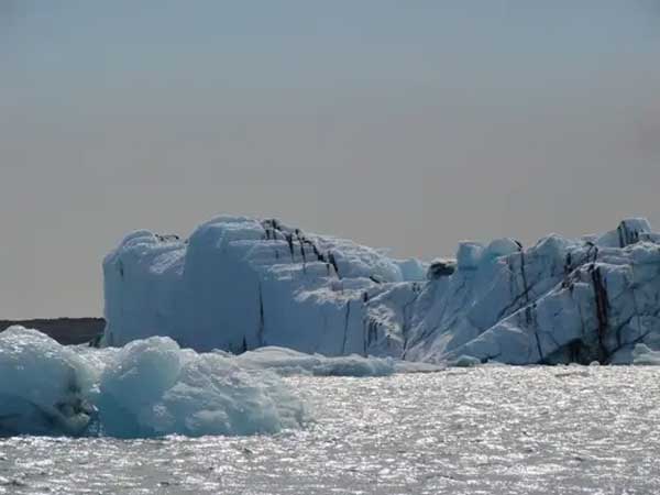 تحذير صادم/ ذوبان نهر القيامة الجليدي يهدّد كوكب الأرض (صور)