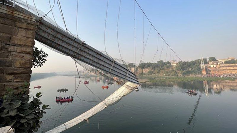 تضاعف عدد ضحايا إنهيار جسر في الهند