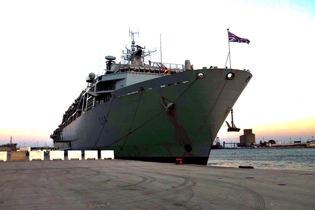 سفينة البحرية الملكية البريطانية “HMS Albion” تحل بتونس