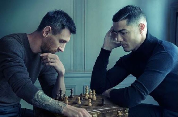 إعلان أثار إعجاب الملايين/ رونالدو وميسي في مواجهة شطرنج دون أن يلتقيا!! (فيديو)