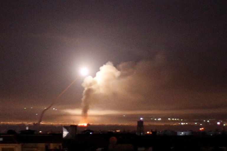 سوريا/ قصف إسرائيلي يستهدف قاعدة جوية