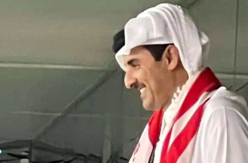 شاهد/ أمير قطر يشجع تونس