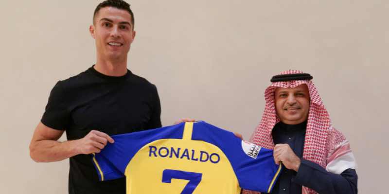 النصر السعودي يتعاقد مع رونالدو