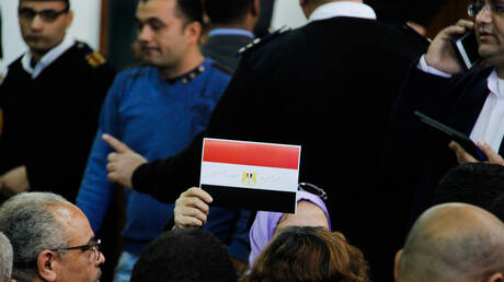 مصر تدرج إعلاميا مشهورا بقائمة الإرهاب