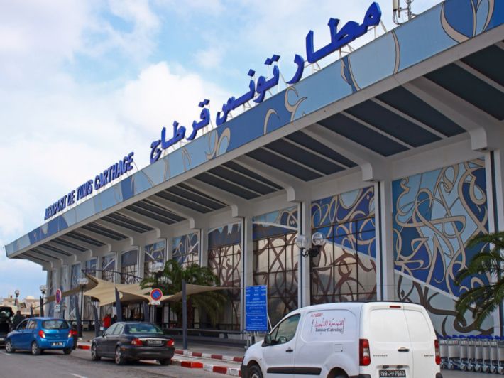 مطار قرطاج/ مسافر مدجج بالمعدن الابيض