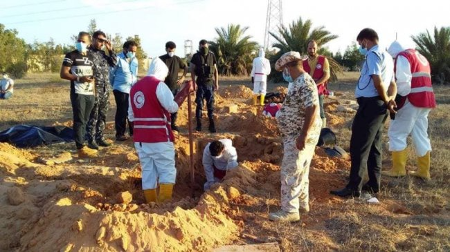 ليبيا/ العثور على مقبرة جماعية لضحايا “داعش”