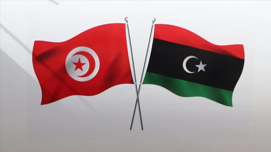 رفع القيد الأمني عن 1265 ليبي في تونس