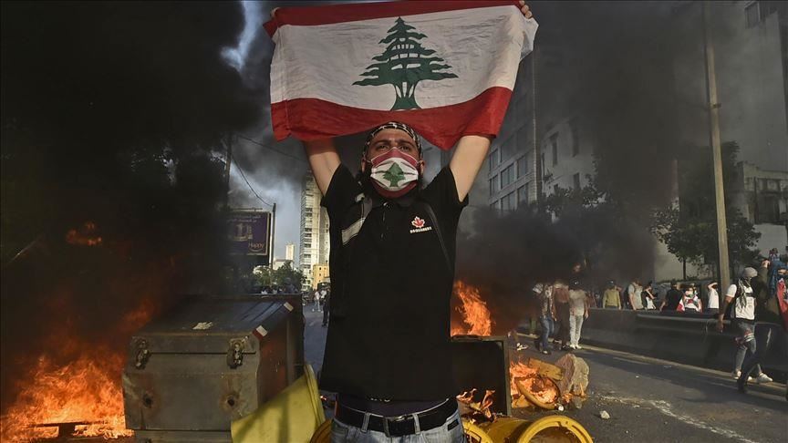 لبنان/ احتجاجات وتهديدات للتجار بالاسلحة