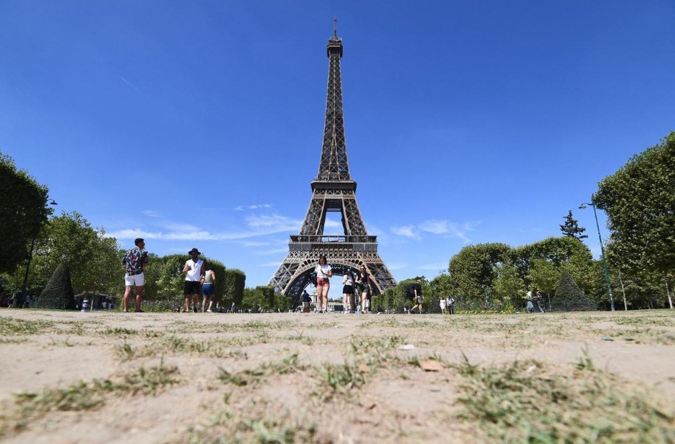 فرنسا تدق ناقوس الخطر بعد انقطاع الأمطار 31 يومًا