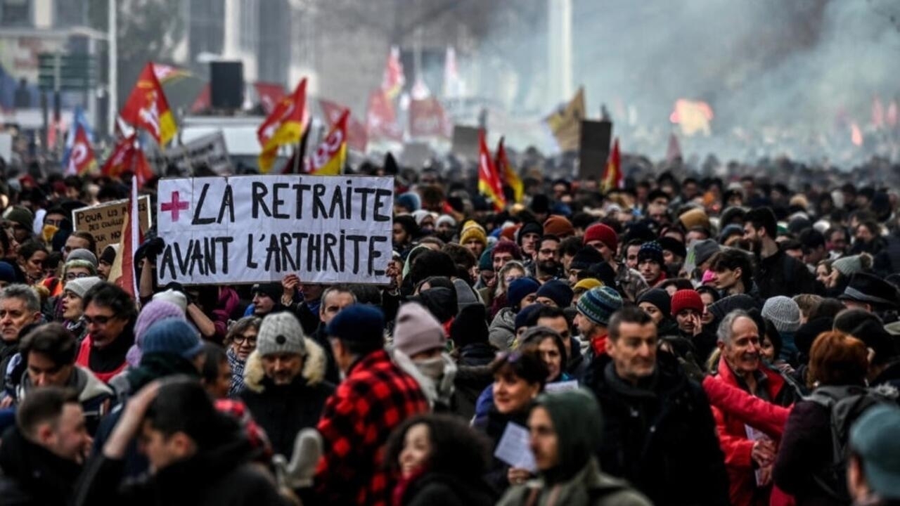 فرنسا/ قانون سن التقاعد يفجّر موجة احتجاجات جديدة