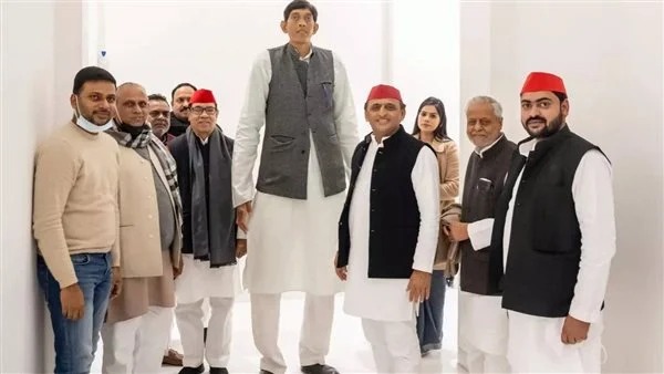 صور/ أطول رجل في الهند