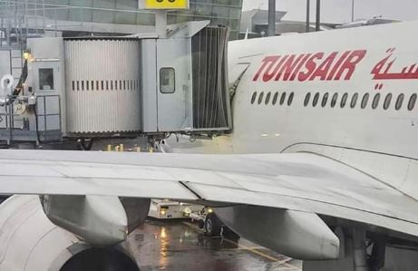 الخطوط التونسية: تأخيرات في الرحلات جراء الاضرار بباب طائرة بكندا