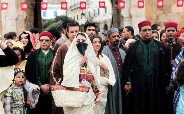 اليوم/ تونس تحتفل بلباسها التقليدي