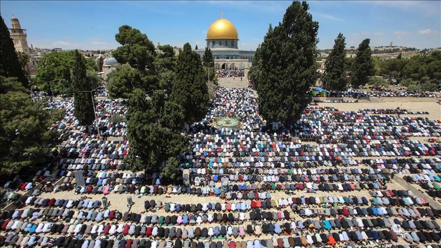 سلطات الاحتلال تمنع وصول الفلسطينيين للصلاة في الأقصى