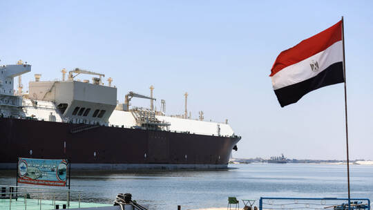 مصر/ جنوح سفينة حاويات في قناة السويس