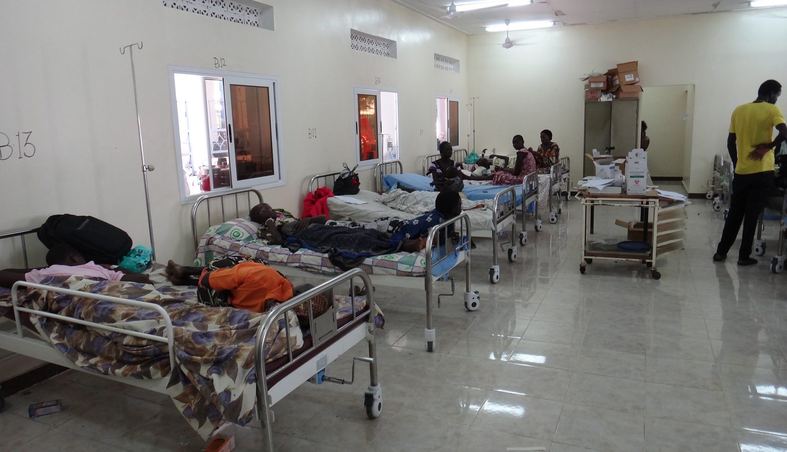 غياب الكهرباء وأكياس الدم/ كارثة تهدد قطاع الصحة في السودان